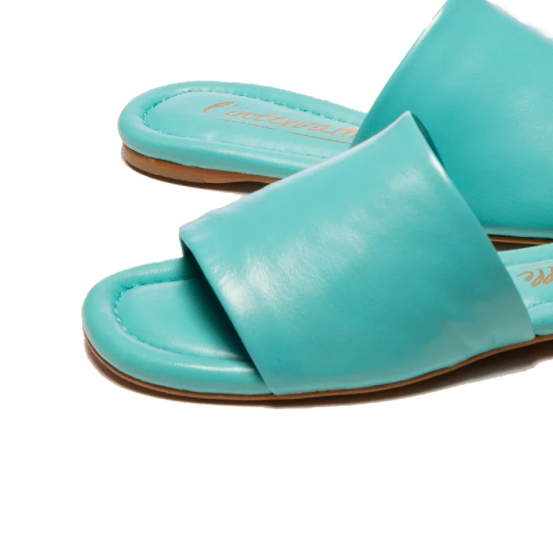 Lupe Turquoise Leather