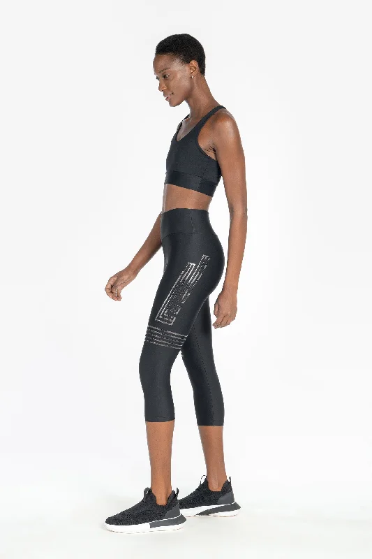 Icon Graphic Capri Leggings